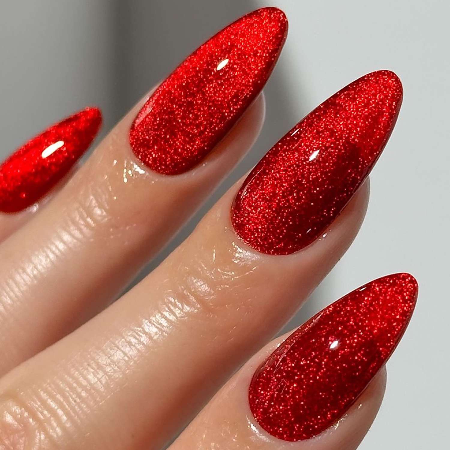 red nails designs