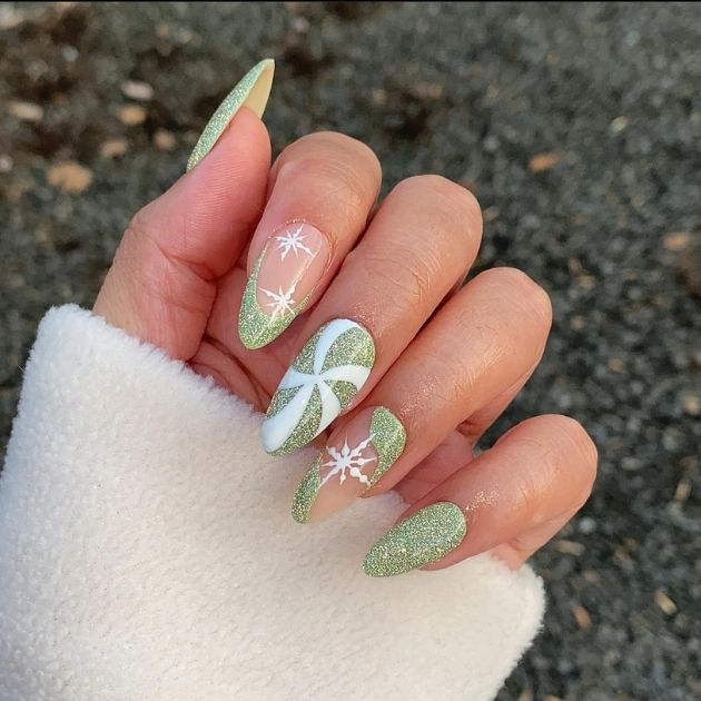 green christmas nails