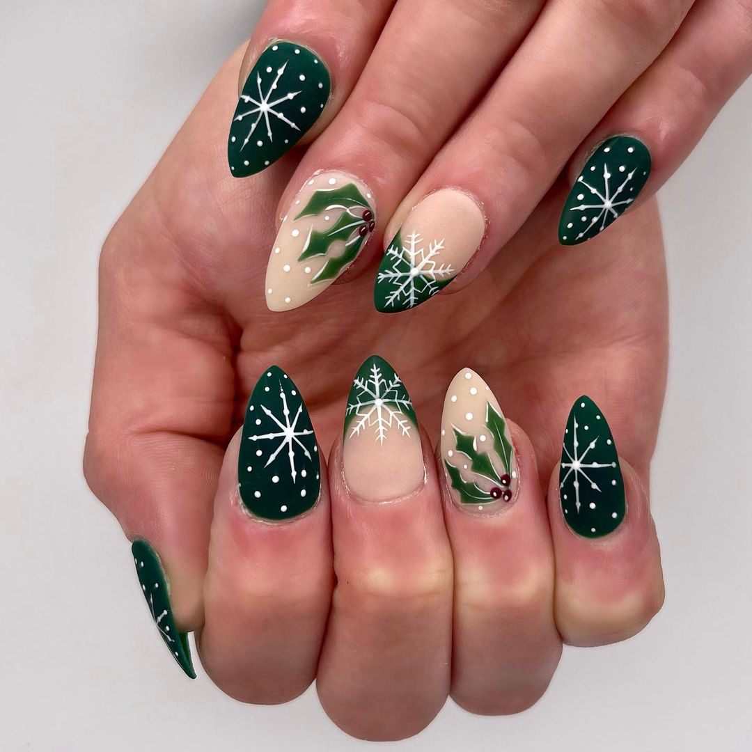 green christmas nails