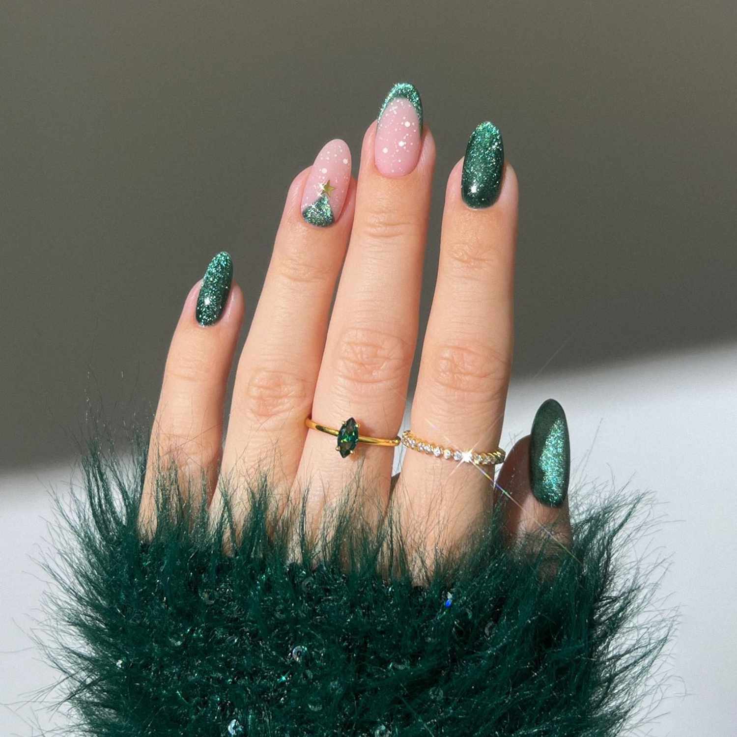 green christmas nails